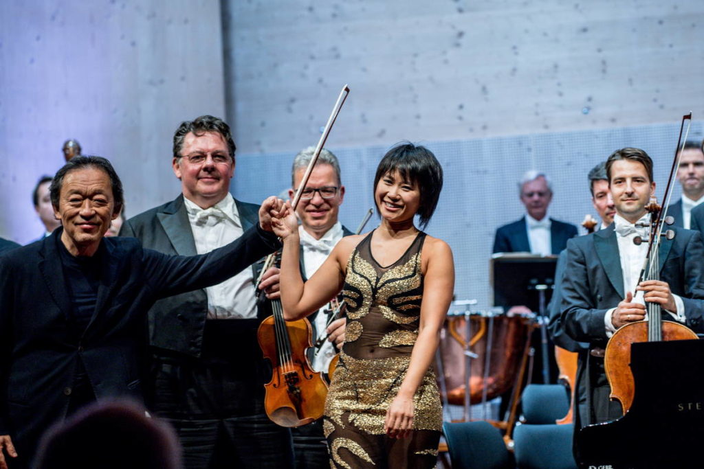 Chung Myung-whun, Staatskapelle Dresden und Yuja Wang Dirigent Chung Myung-whun, Staatskapelle Dresden und Yuja Wang im Festival-Zelt Gstaad 2019