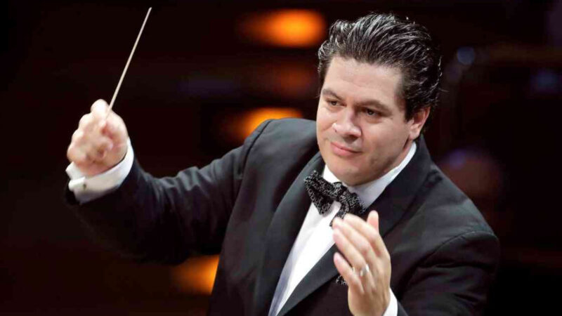 1200x800_Cristian-Macelaru_WDR_by_Thomas-Brill-800x450 Livestreams von Opern und klassischen Konzerten