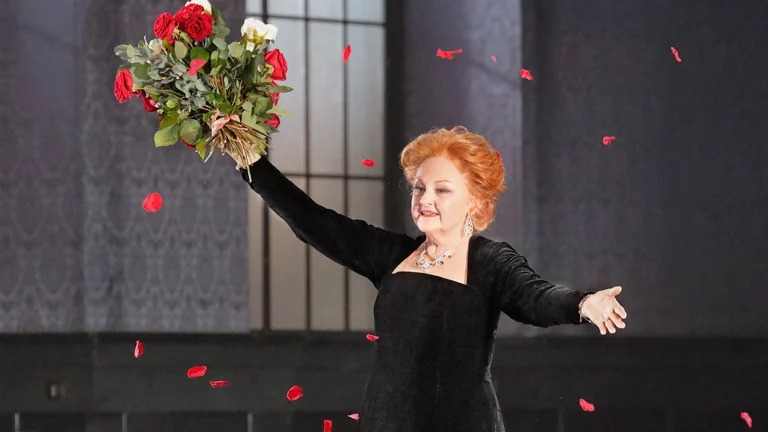 Edita Gruberová beim Bühnenabschied mit Donizettis "Roberto Devereux", 2019 in München
