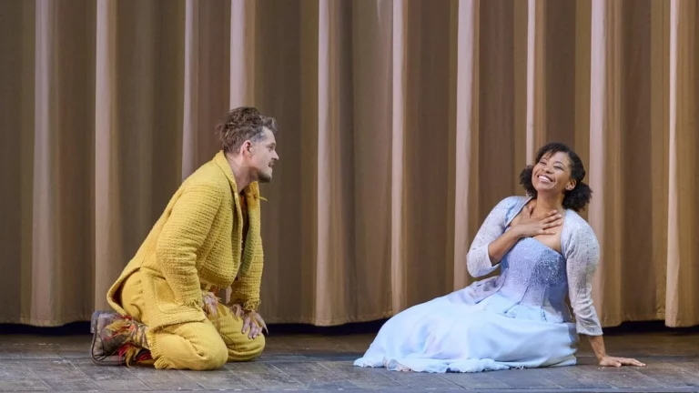 Zauberflöte, Wiener Staasoper 2022, Peter Kellner als Papageno und Golda Schultz als Pamina